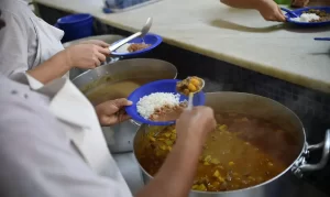 01.06.2020-segundo-a-secretaria-sao-servidas-aproximadamente-94-milhoes-de-refeicoes-na-rede-publica-de-ensino-por-ano-letivo.-foto-arquivo-agencia-brasil